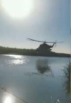 Ռուսական ուղղաթիռների գերցածր թռիչքը գետի վրայով (Տեսանյութ)