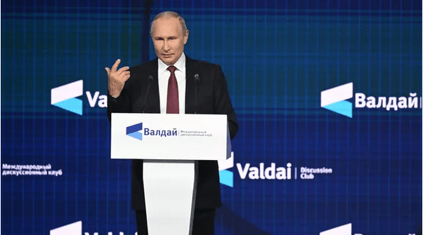 “Посеявший ветер пожнет бурю”: Путин выступил на заседании клуба “Валдай”