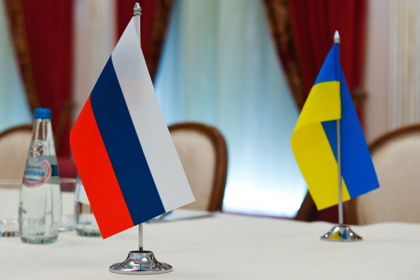 Украину пытаются посадить за стол переговоров на условиях России – СНБО Украины