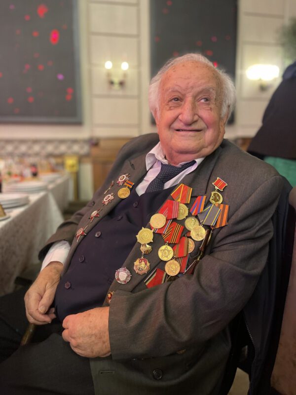 Два аиста — символ мира, любви и верности: жизненный путь и наследие ветерана Великой Отечественной войны Гранта Карапетяна